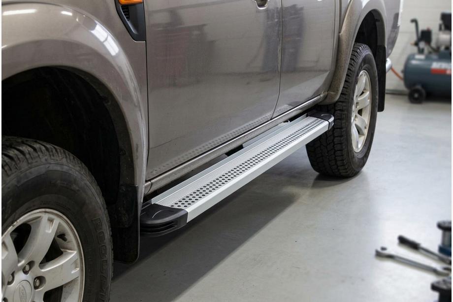 Mazda BT-50 2007-2012 Marchepieds Latéraux Maya V2 (2 pcs, Aluminium) Image
