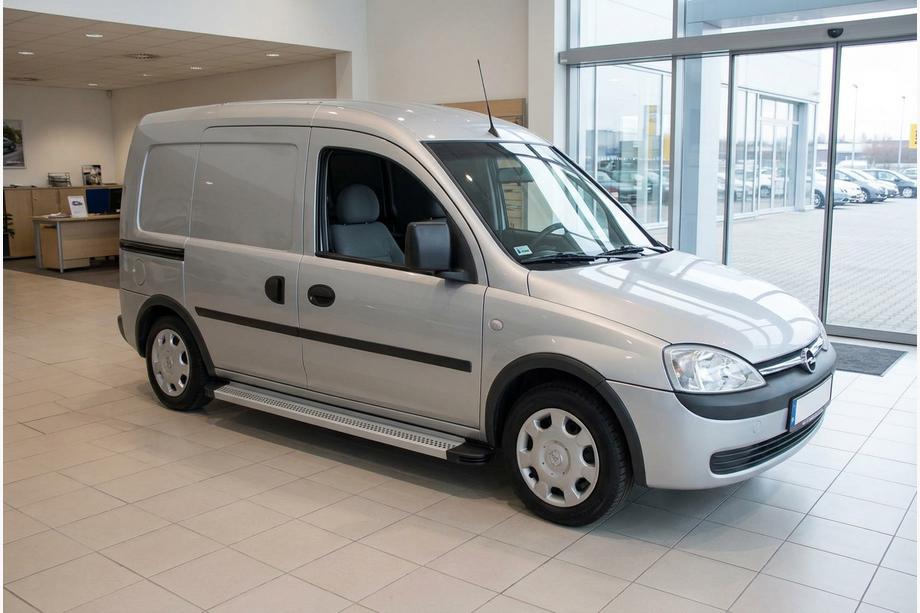Opel Combo 2002–2012 Marchepieds Latéraux Maya V2 (2 pcs, Aluminium) Image