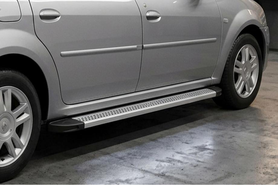 Renault Logan MCV 2005-2013 Marchepieds Latéraux Maya V2 (2 pcs, Aluminium) Image