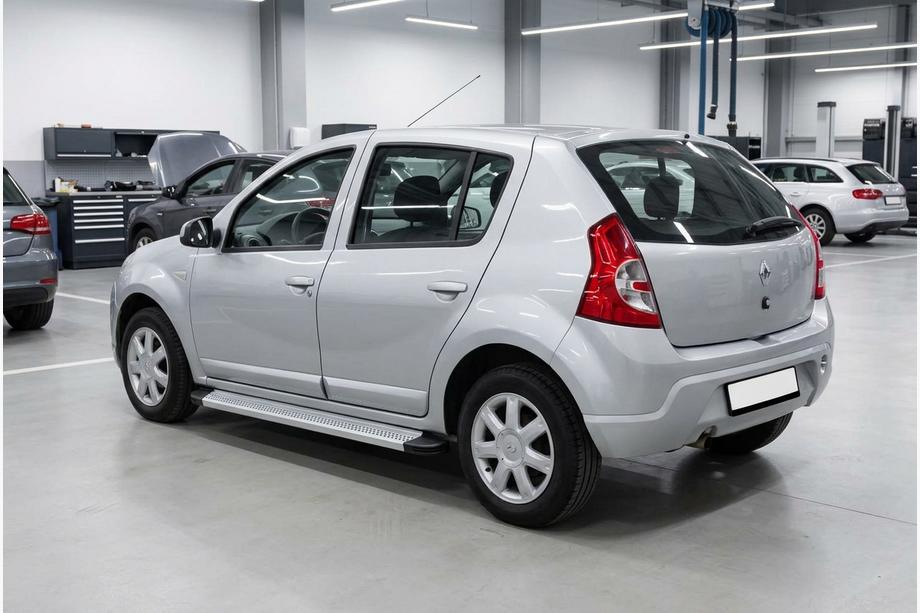 Renault Sandero 2007-2013 Marchepieds Latéraux Maya V2 (2 pcs, Aluminium) Image