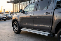 Toyota Hilux 2015- Marchepieds Latéraux Maya V2 (2 pcs, Aluminium) photo 1