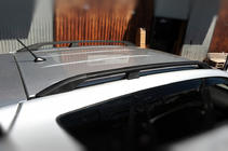 Toyota Rav 4 2006-2013 Barres de Toit Noires Turques Base courte, pieds en plastique photo 4