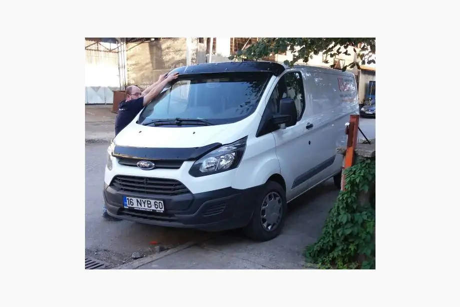 Ford Custom 2013-2022 Casquette pare-brise (avec supports) Photo 5