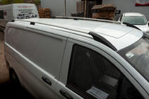 Mercedes Vito/V-class W447 2014- Barres de Toit ELITE Chrome (Pied en Plastique) Empattement Court (Compact) photo 1