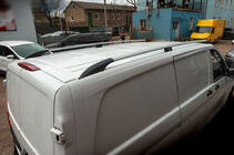 Mercedes Vito/V-class W447 2014- Barres de Toit ELITE Chrome (Pied en Plastique) Empattement Court (Compact) photo 3