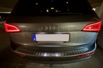 Audi Q5 2008-2017 Baguette chromée au-dessus de la plaque d'immatriculation (inox) photo 5