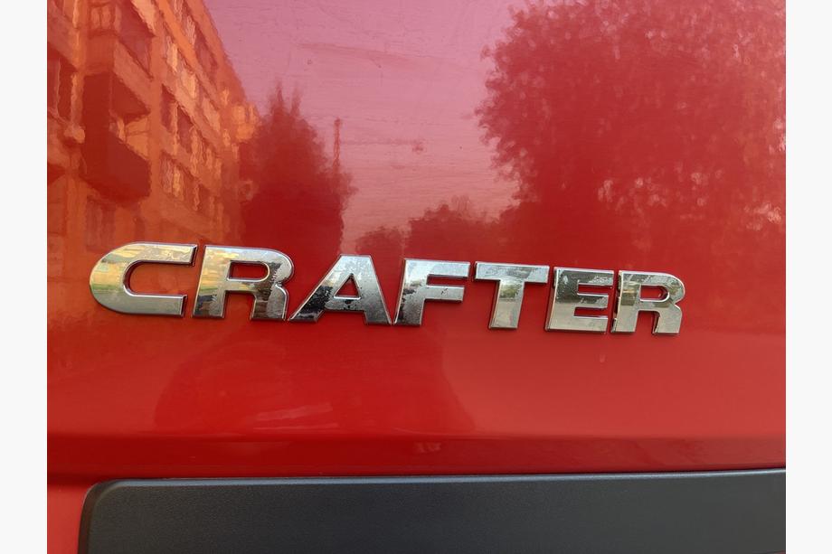 Volkswagen Crafter 2006-2016 Inscription Crafter (italique) Image