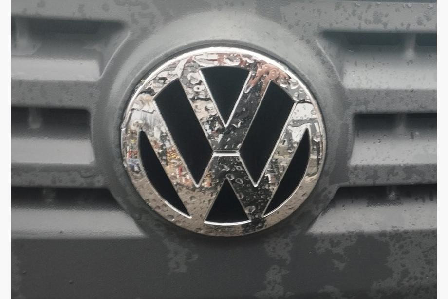 Volkswagen Passat B5 1997-2005 Emblème avant (2001-2005, type origine) Image