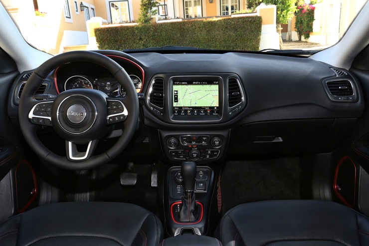 Examen de croisement Jeep Compass série Trailhawk