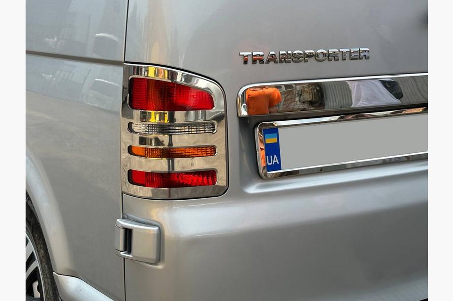 Volkswagen T5 Caravelle 2004-2010 Caches Feux Arrière Chromés (Carmos, 2 pcs, Acier Inoxydable) 1 Porte, Carmos - Acier Turc Image