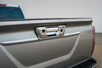 Nissan Navara/NP300 2016- Cache poignée arrière (pour caméra, inox) photo 1
