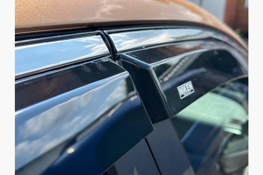 Kia Sportage 2015-2021 Déflecteurs de Fenêtre avec Moulure Chromée (4 pcs, Niken) Photo 6