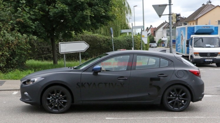 Mazda publiera un nouveau trio avec un moteur dinnovation