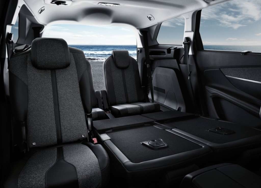 Le style français dans le crossover Peugeot 5008 2017