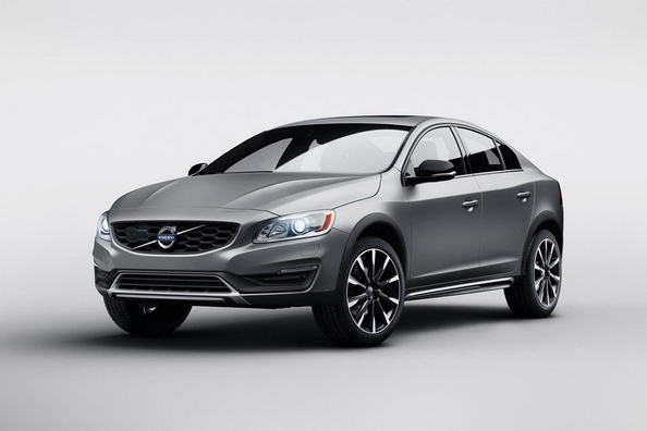 Petit-déjeuner berline Volvo S60 Cross Country de terrain Photo 1