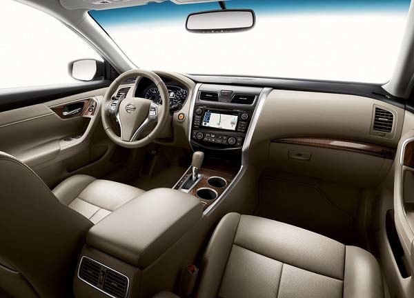 Présentation de la berline Nissan Teana