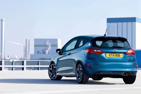 La découverte d’un sport Ford Fiesta ST 2018 année de modèle Photo 3