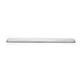 Baguette chromée au-dessus de la plaque d'immatriculation (2 portes, inox) photo 2