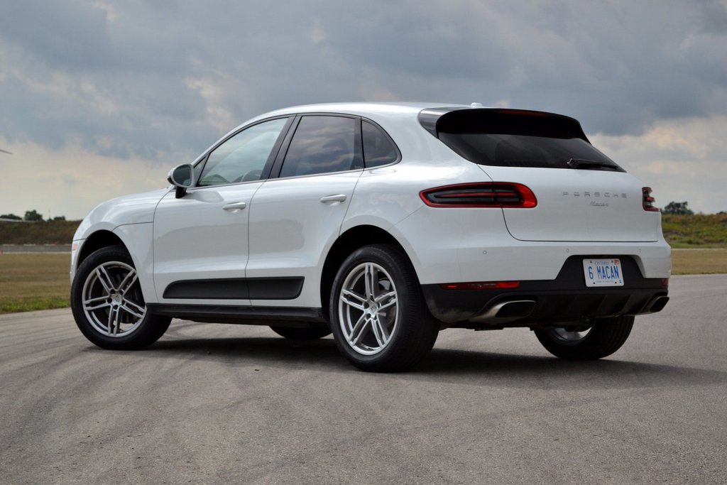 Comparons la Porsche Cayenne et le Porsche Macan