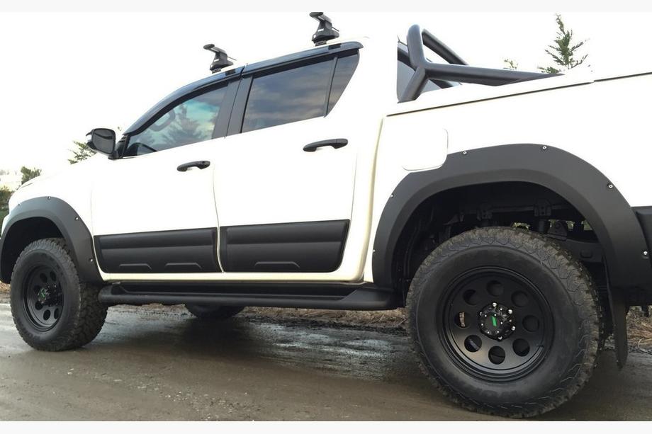 Toyota Hilux 2015- Extensions d'ailes (2015-2020, ABS, à boulonner) Photo 7