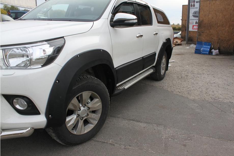 Toyota Hilux 2015- Extensions d'ailes (2015-2020, ABS, à boulonner) Photo 11