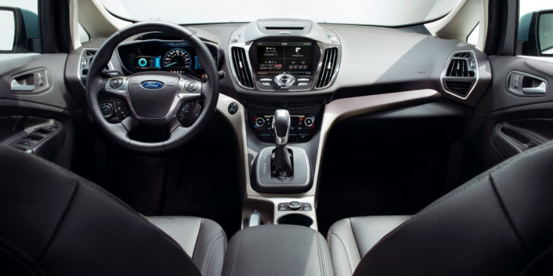 Examen de la minifourgonnette compacte Ford C-Max à cinq places