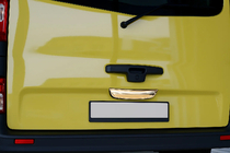 Renault Trafic 2001–2015 Baguette chromée au-dessus de la plaque d'immatriculation (3 portes, inférieure, inox) photo 1