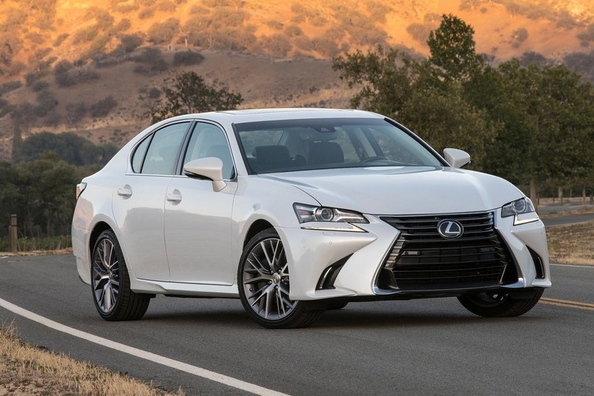 Présentation de la berline Lexus GS