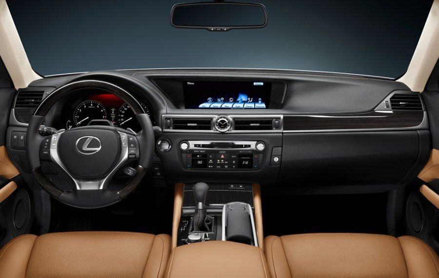 Présentation de la berline Lexus GS