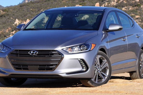 Présentation de la berline Hyundai Elantra de la sixième génération Photo 2