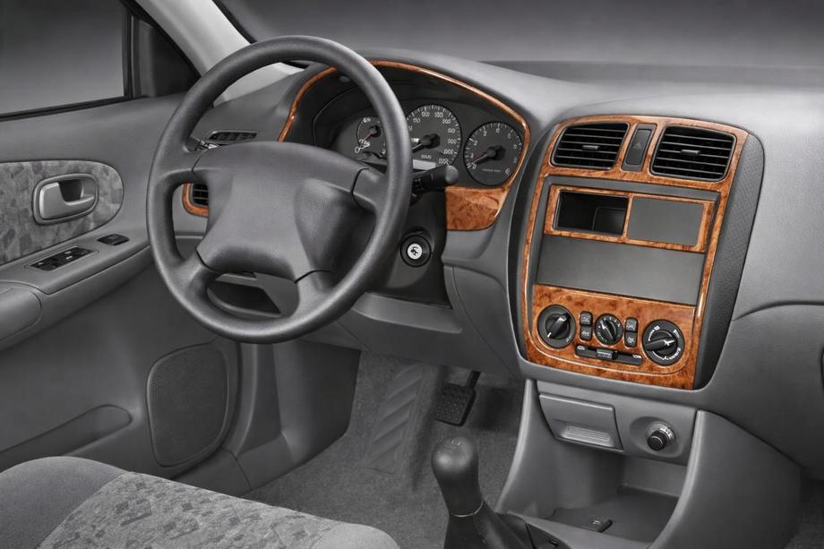 Mazda 323 1977-2003 Couvre Tableau de Bord (2000-2004) Image