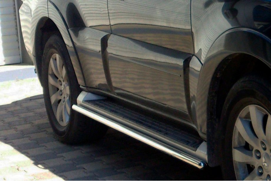 Mitsubishi Pajero Wagon III 1999-2006 Tubes lateraux pour fixation d'origine (2 pcs, inox) Image