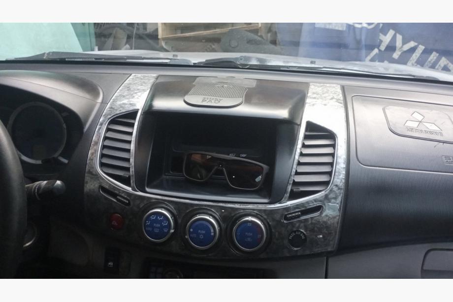 Mitsubishi L200 2006-2015 Kit de garnitures de tableau de bord (11 pièces) Bois Photo 6