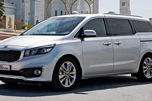 Aperçu de la mini-fourgonnette KIA Carnival