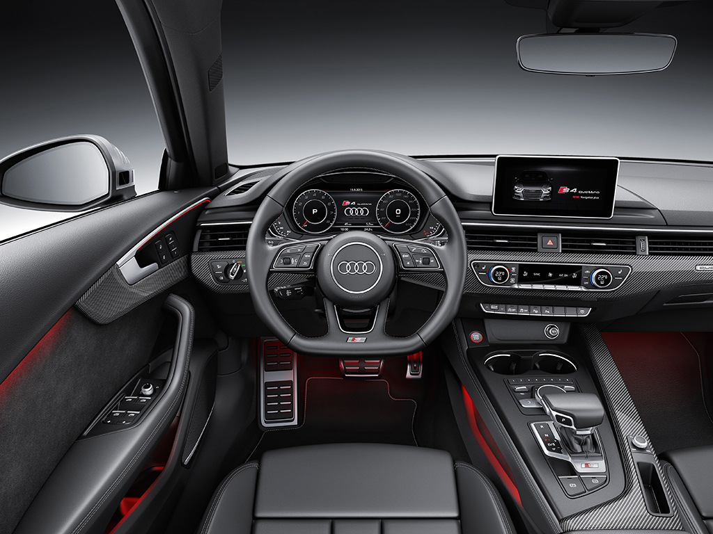 Présentation «chargé» de la berline Audi S4