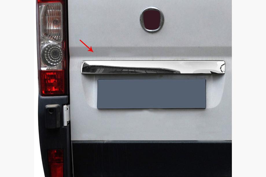 Citroen Jumper 2007-2025 Baguette chromée au-dessus de la plaque d'immatriculation (inox) Image