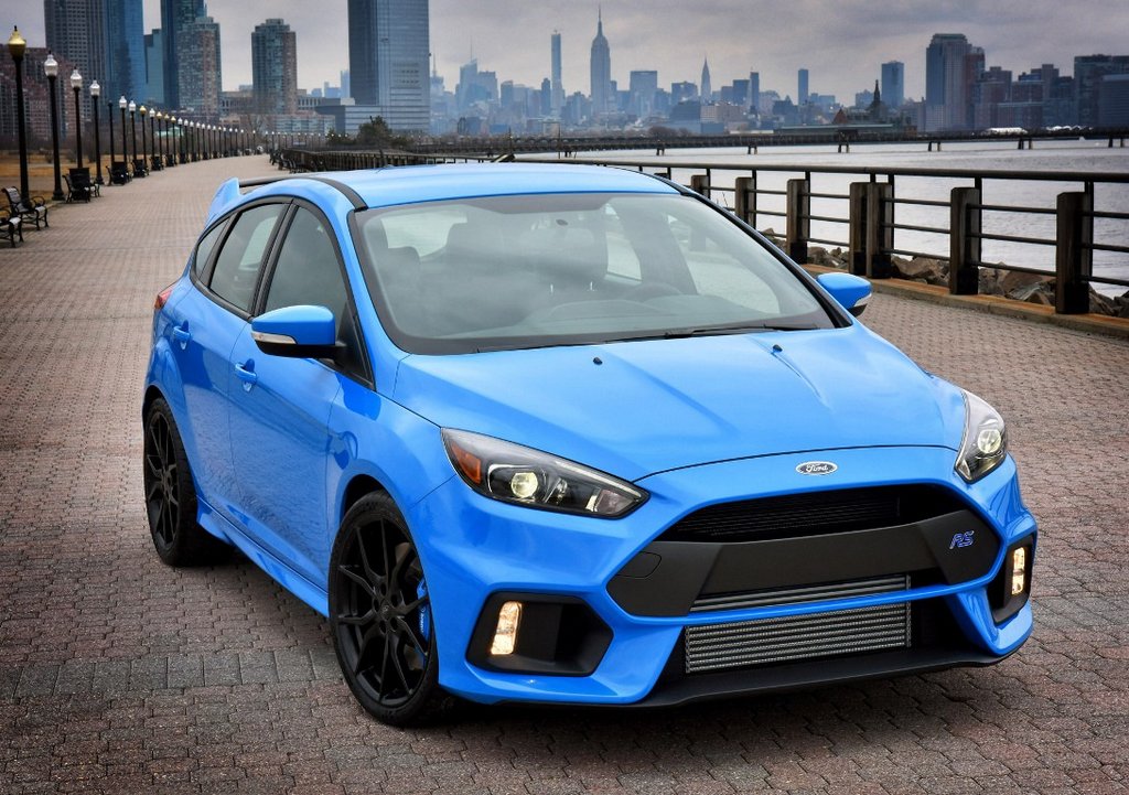 Un examen de la version sportive de la berline Ford Focus RS