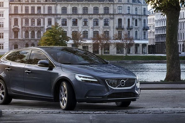 Cinq portes Volvo V40