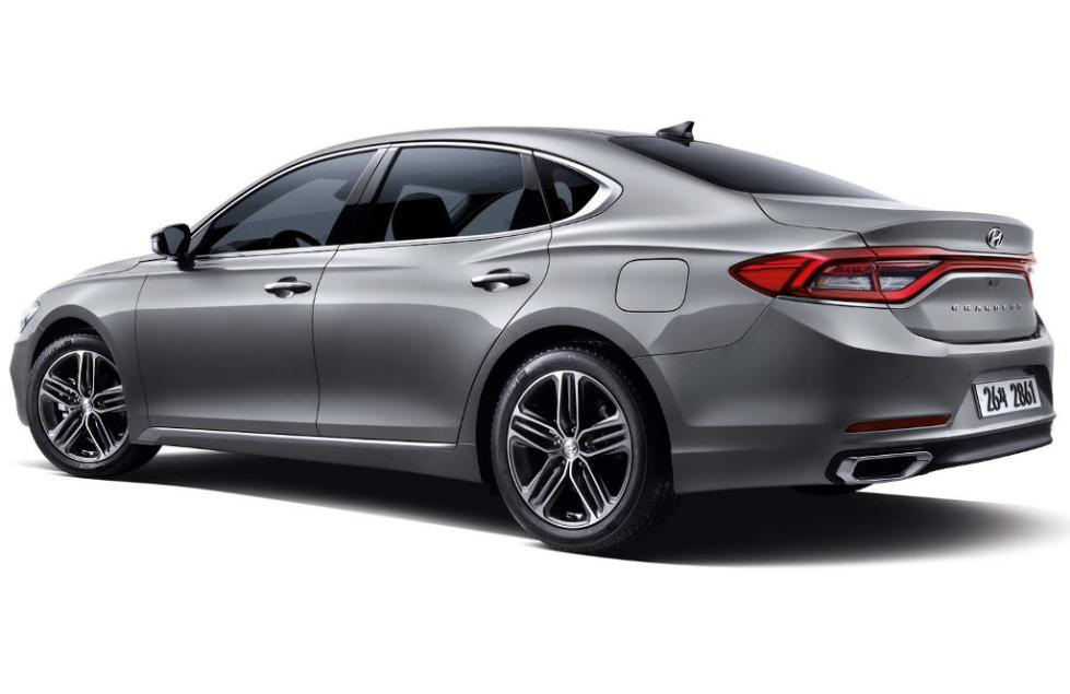 Revue phare de la berline Hyundai Grandeur de la nouvelle génération