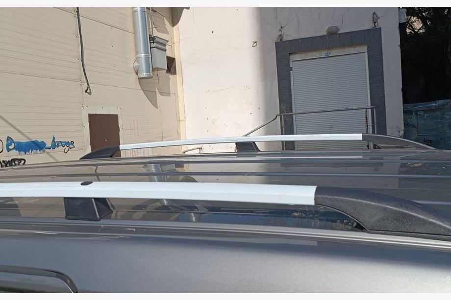 Nissan NV200 2009- Barres de Toit Chromées 164 cm, Pieds en plastique Photo 11