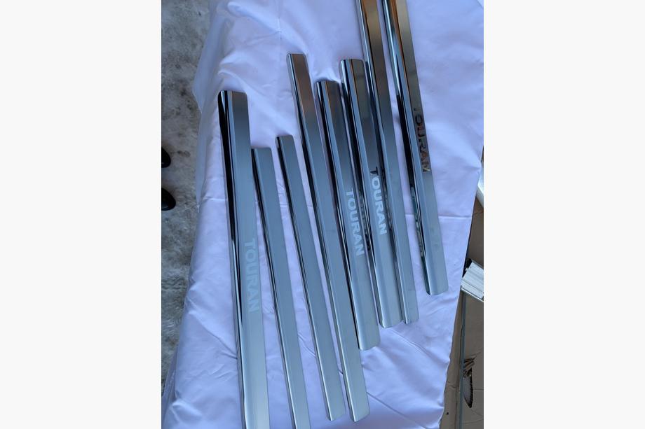Volkswagen Touran 2003-2010 Seuils de Porte Nataniko (4 pcs, Inox) Premium - Bande 3M, 0,8mm Photo 3