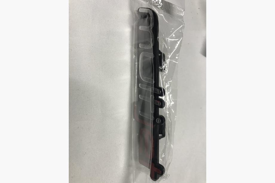 Alfa Romeo MiTo 2008-2018 Insigne Multijet (à clipser) JET - rouge vif Photo 2
