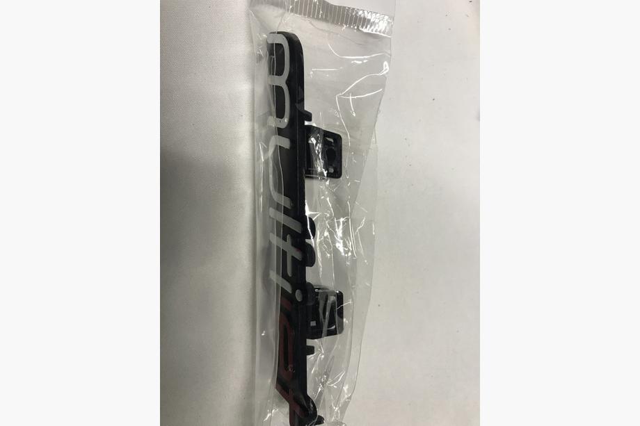 Alfa Romeo MiTo 2008-2018 Insigne Multijet (à clipser) JET - rouge vif Photo 3