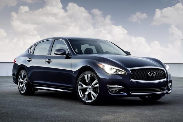 La berline de Infiniti Q70