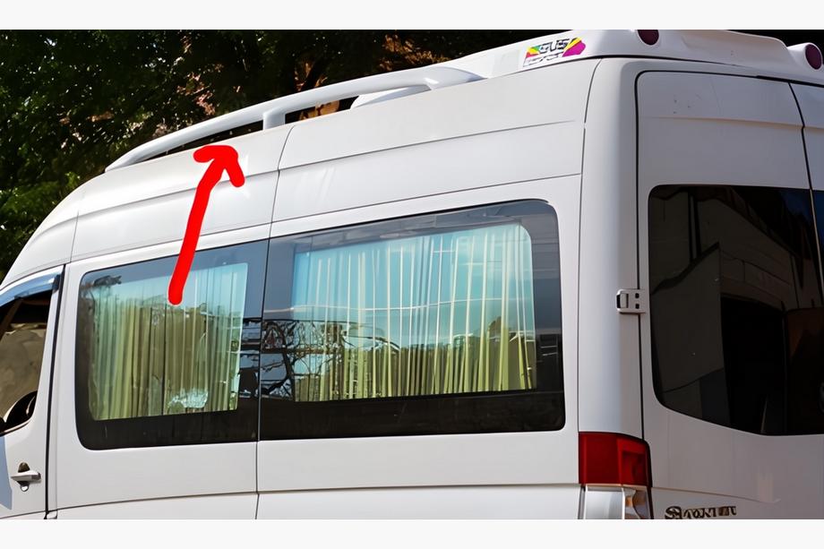 Fiat Ducato 2006-2025 Barres de toit (apprêtées pour peinture) Court (200cm) Image
