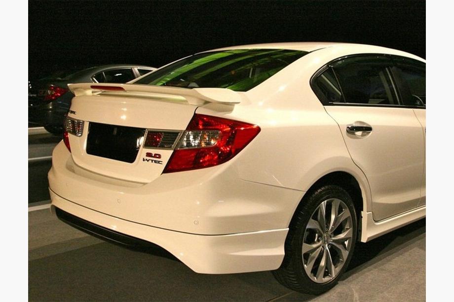 Honda Civic Sedan IX 2011-2016 Cache pare-chocs arrière (apprêté pour peinture) Image