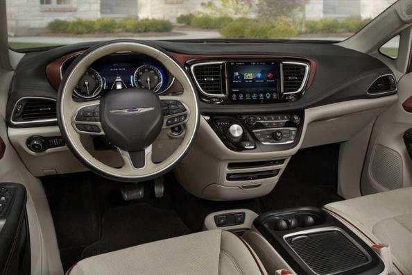 Aperçu mini-fourgonnette Chrysler Pacifica Photo 7