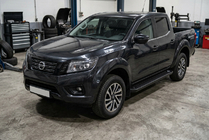 Nissan Navara/NP300 2016- Marchepieds Latéraux Allmond Black (2 pcs, aluminium) photo 1