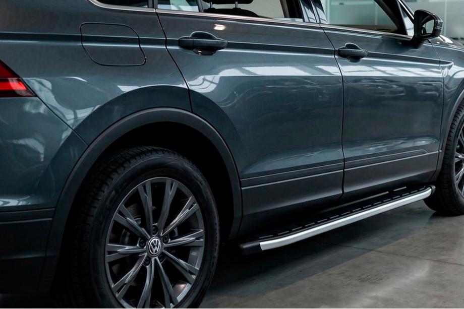 Volkswagen Tiguan 2016-2023 Marchepieds Latéraux Fullmond (2 pcs, Aluminium) Image