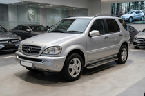 Mercedes ML W163 1997-2005 Marchepieds Latéraux Maydos V2 (2 pcs, Aluminium & Inox) photo 1